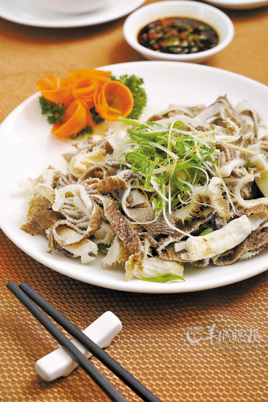 河南农大牧医学院心艺联盟赴马寨镇娄河村公益演出“3377app”(图2) 3377官网