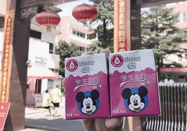 3377体育-
变味儿的“儿童奶”：调制乳冒充纯牛奶 家长却成箱给孩子买(图6)